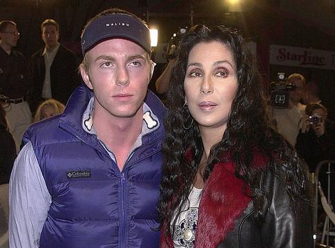 Cher ismét gondnokság alá helyezné fiát, Elijah Blue Allmant több letartóztatás után