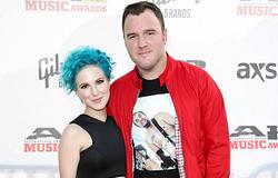 Hayley Williams Chad Gilbertre emlékezett