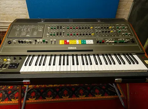 Vangelishez köthető Yamaha CS-80 rekordáron kelt el: 401 465 font