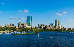 Massachusetts árplafont és díjkorlátot vezetne be a jegyviszonteladásra – Noah Kahan “Great Divide Act”-je nyomán