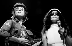 John Lennon és Yoko Ono politikai korszakát ünnepli a „Power To The People” box set