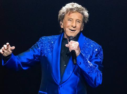 Barry Manilow rák­műtét után halasztja arénaturnéját