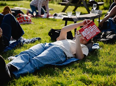 Vissza az életbe – az Offline Club újraértelmezi a valódi kapcsolódást