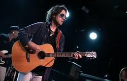 Conor Oberst: „Nagyon közel voltam a szakadék széléhez”