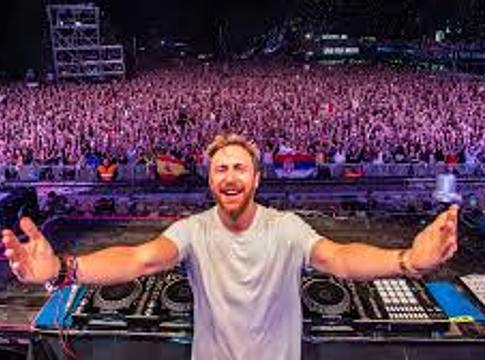 David Guetta elismerte a Tomorrowland stáb hősies munkáját