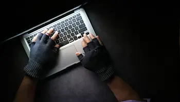 Anthropic szerint az Alibaba tömegesen próbálta lemásolni AI-modelljeit