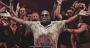 Carl Cox négy lemezzel mutatja meg, honnan ered a technó groove-ja