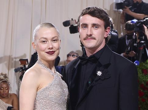 Phoebe Bridgers új daláról azt találgatják, hogy Paul Mescalról és Gracie Abramsről szól
