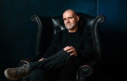 John 00 Fleming hat év után új albummal ünnepli 40 éves pályáját