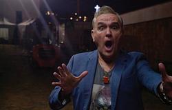 Morrissey saját nevével hozta vissza a The Smiths ikonikus pólóit