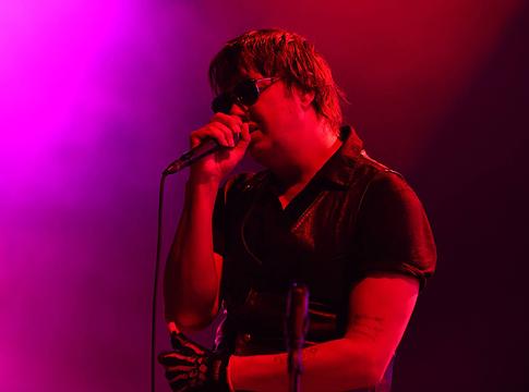 Julian Casablancas tisztázta korábbi, nagy vitát kiváltó kijelentéseit