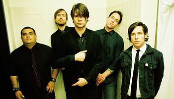 Húszéves jubileumi kiadást kap a Taking Back Sunday Louder Now-ja