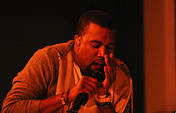 Albánia zöld utat adott a Kanye-koncertnek a sorozatos európai lemondások közepette