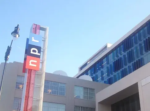 Több száz helyi rádióállomás kerülhet veszélybe az NPR és PBS támogatáscsökkentése miatt