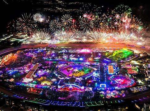 EDC Las Vegas 2026 témája: Kinetic Journey, érkezik a főszínpad sziluettje