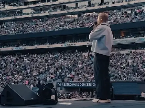 Macklemore lekerült Ed Sheeran amerikai turnéjáról