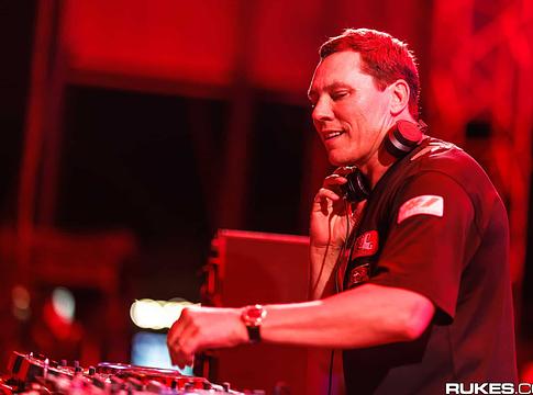 Tiësto visszatért a trance gyökerekhez a Dreamstate fesztiválon