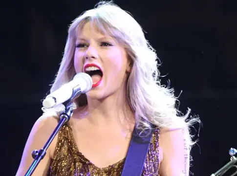 Taylor Swift jogi csapata visszavágott a védjegyperben
