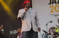 George Clinton pertet indított az UMG ellen visszatartott jogdíjak miatt