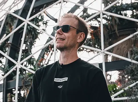 Mi történik velünk a tánctéren? Armin van Buuren utánajárt