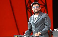Damon Albarn meglepetés-felolvasása a BBC Radio 2-ben