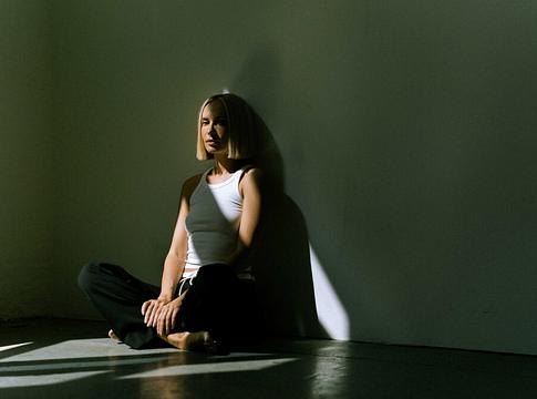 Yulia Niko új kislemeze: ’So In Love With You’ a Get Physical Musicnál