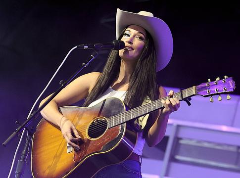 Kacey Musgraves három koncertet is lemondott a turné előtt