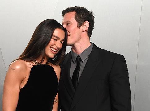 Dua Lipa és Callum Turner Londonban, szűk körben házasodtak össze