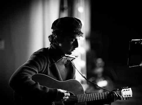 Timothée Chalamet saját pénzéből vitte Bob Dylant az SNL színpadára