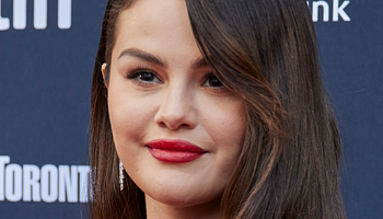 Selena Gomez elutasítást kér a Wondermind-csalásperben, „abszurdnak” tartja a vádakat