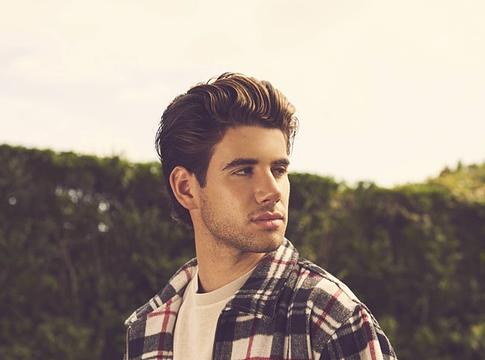 Will Sass új dallal jelentkezett a LION BABE oldalán