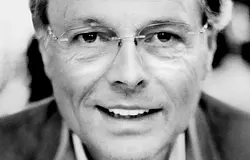 100 millió euróval tér vissza az élőiparba Peter Schwenkow
