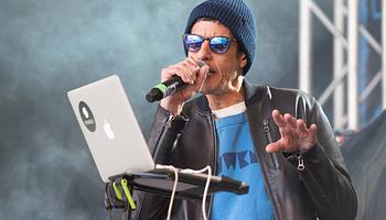 Mike D szólóban tér vissza: itt a Switch Up