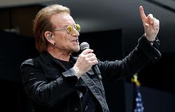 Bono ismét nekiment Musknak az USAID-vágások miatt