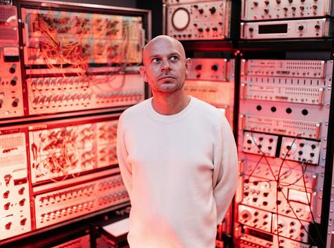 Tom Trago visszatér új albumával: megérkezett az „Ignorance”