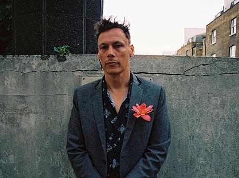 Luke Slater újra aktiválja a Planetary Assault Systems projektet