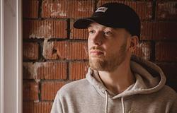 Rusko határozatlan időre visszavonul a fellépésektől