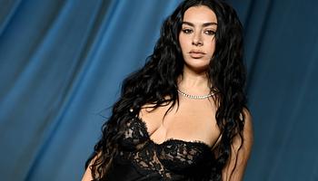 Charli XCX a filmekben talál új inspirációt a ‘Brat’ utáni kreatív kimerülésből