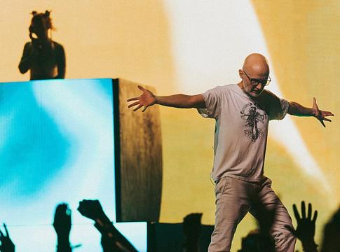Moby a teljes Coachella-gázsiját állatvédő szervezeteknek adja