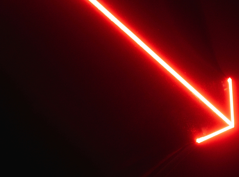 Visszalépett a tőzsdétől a Venu, megingott az árfolyam