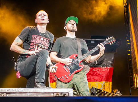 Huszonöt éve jelent meg a Linkin Park korszakos albuma, a „Hybrid Theory”