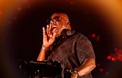 Carl Cox új megvilágításba helyezi James Brown ikonikus üzenetét