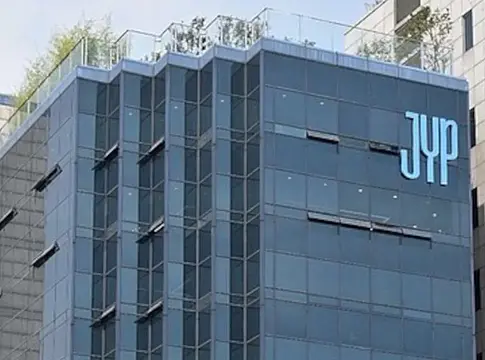 Közös giga-fesztivált tervez a Hybe, az SM, a YG és a JYP – érkezhet a „K‑Pop Coachella”?