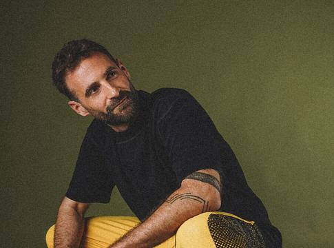 Omer Keinan új fejezetet nyit a ‘Random Days’ EP-vel – az improvizáció és az érzelmek ereje