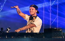 John Summit újra elővette Avicii „Seek Bromance” című klasszikusát