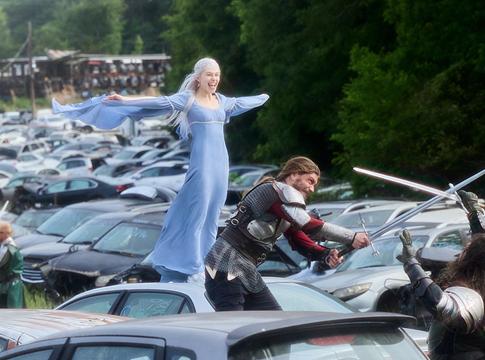 Phoebe Bridgers új dallal tért vissza, RuneScape ihlette klippel