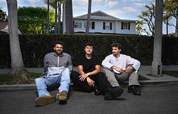 House-ból drum & bass-be: John Summit és The Chainsmokers új dala fesztiválszintre kapcsol