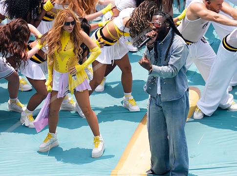 Shakira és Burna Boy vitték a prímet a 2026-os vb-nyitóünnepségen Mexikóvárosban