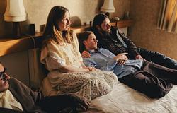 A Dry Cleaning új dala, a „Joy” a kedvesség mellett tesz hitet