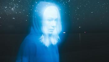 Phoebe Bridgers vakbélgyulladás miatt halasztja brit koncertjeit